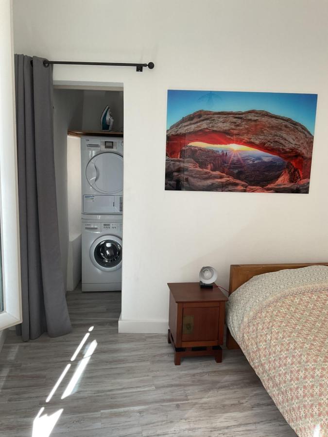 Place Aux Herbes Apartment Nimes Exterior photo