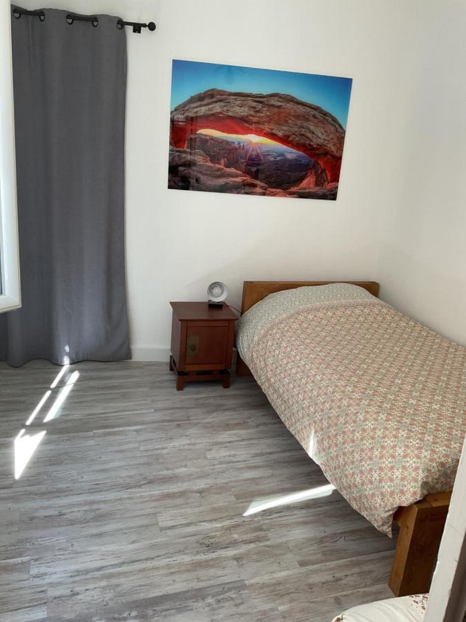 Place Aux Herbes Apartment Nimes Exterior photo