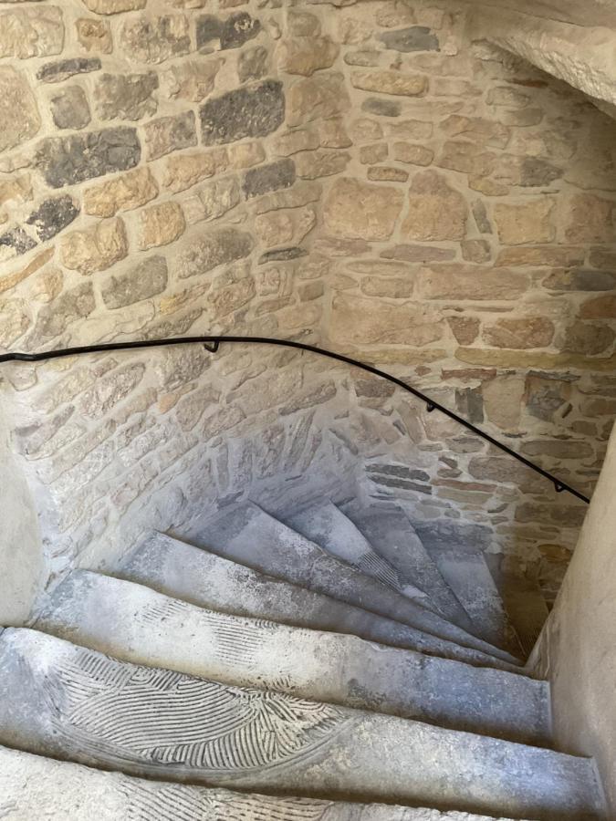 Place Aux Herbes Apartment Nimes Exterior photo